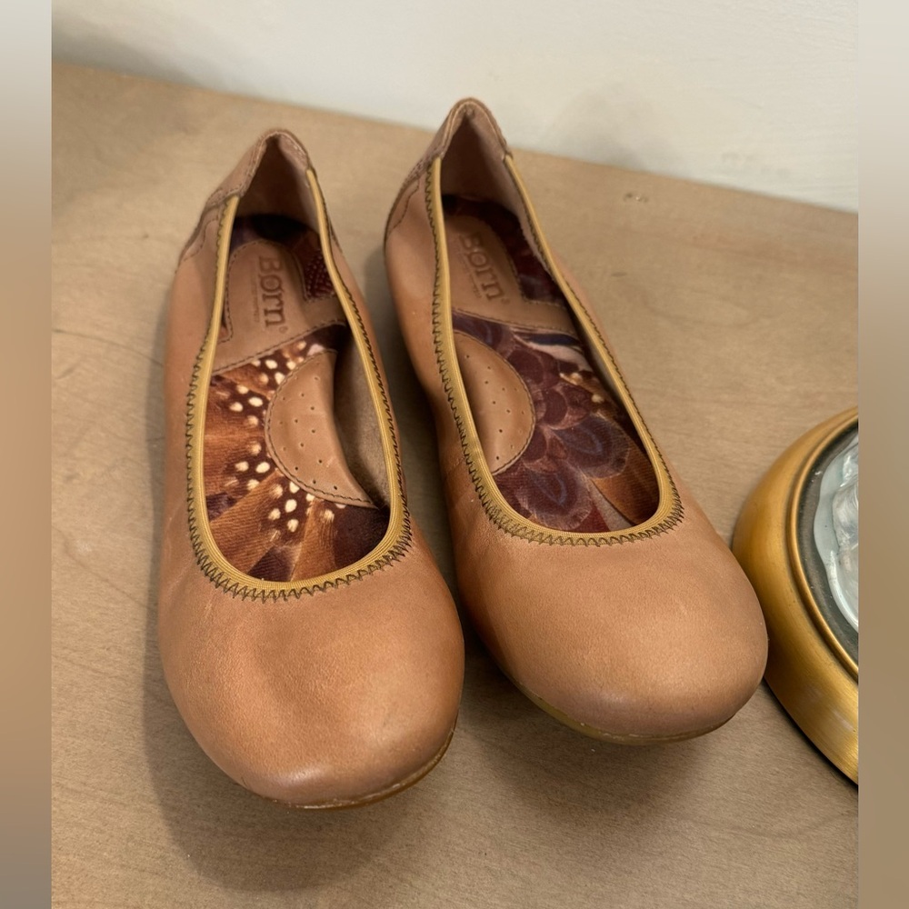 Born Women's Tan Leather Flats